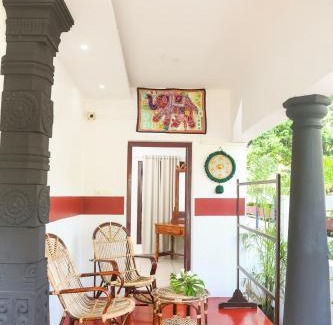 Mararikulam Cama Y Desayuno | Shoreline Marari Beach Villa at Golden Beach Mararikulam