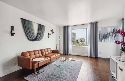East Village Condominio | Shoreline Retreat Sum