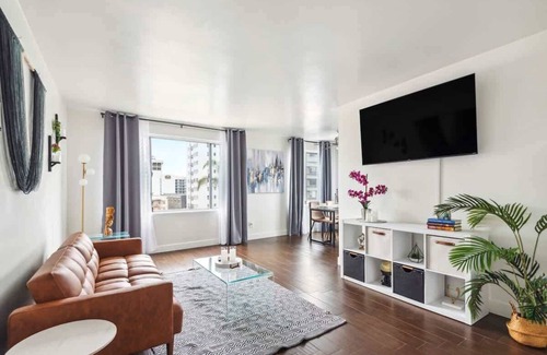 East Village Condominio | Shoreline Retreat Sum