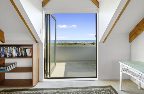 Te Horo Beach Casa | SHORELINE SERENITY – TE HORO BEACH HOLIDAY HOME in Te Horo Beach