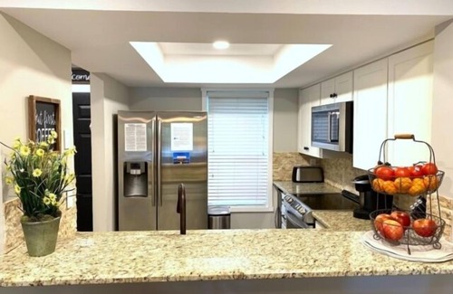 North Shore Casa | Shorely Heaven: WiFi, encimeras de granito, elegancia del lago