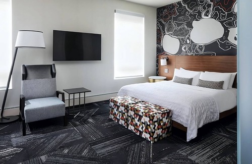 Downtown Minneapolis Hotel | Short Distance From The Well Known Sites! 4 Convenient Units Near Foshay Tower!