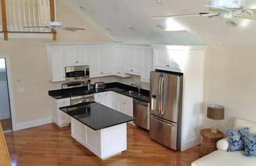 Harwich Port Condominio | ¡Corta distancia al centro de Harwichport y la playa!