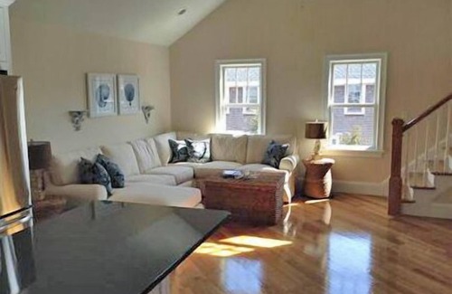 Harwich Port Condominio | ¡Corta distancia al centro de Harwichport y la playa!