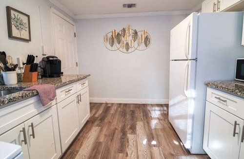 East Tampa Casa | Short drive to Everything