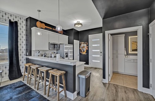 Hadley - Washington Condominio | Short uber to Broadway at The Outlaw, Free Parking
