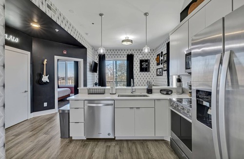 Hadley - Washington Condominio | Short uber to Broadway at The Outlaw, Free Parking