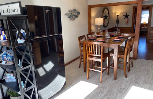 Bass River Casa | Short Walk to Beaches, Restaurants, and Fun. Onsite Putting Green. Sleeps 6-12.
