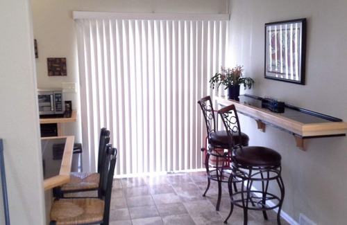 West Colorado Springs Apartamento | Sin tarifas de limpieza, paseo al jardín de los dioses, se admiten mascotas