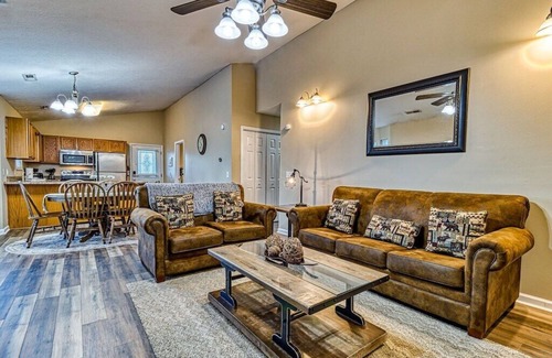 Pigeon Forge Chalet De Esquí | Charming 2BR Chalet on Mill Creek, short walk to Parkway