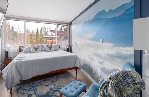 Whistler Cay Heights Apartamento | Short walk to ski hill! Condo in fun Whistler village, pet-friendly! Licensed