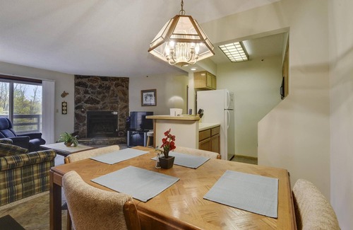 Timberline Condominio | Short walk to Timberline Mountain's lifts from Bear Cub Retreat!