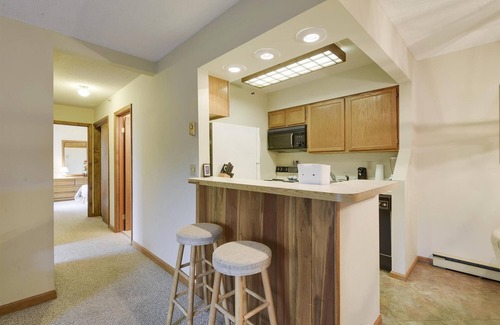 Timberline Condominio | Short walk to Timberline Mountain's lifts from Bear Cub Retreat!