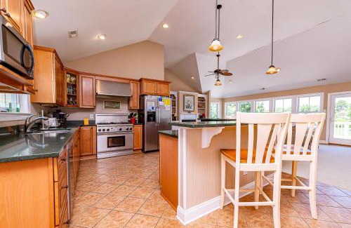 Sea Scape Casa | Show Boat