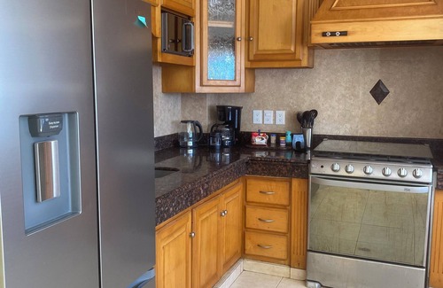South Shore Hotel Area Condominio | Showstopper 3-bedroom condo with AC & WiFi with phenomenal Mismaloya Bay views