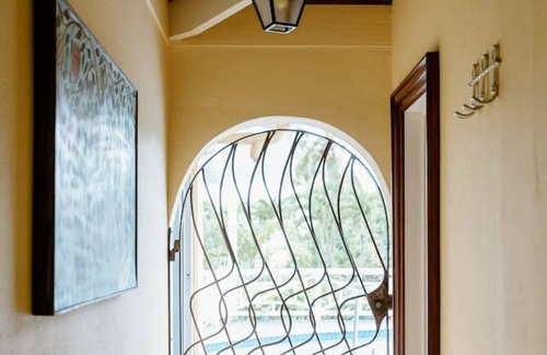 Testman Casa | Shoys Beach House - 5 bedroom villa on the Beach!