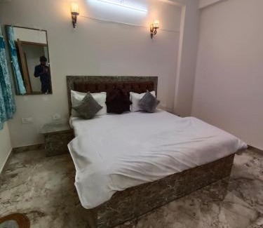 Sigra Casa | Shree bhairav Home stay