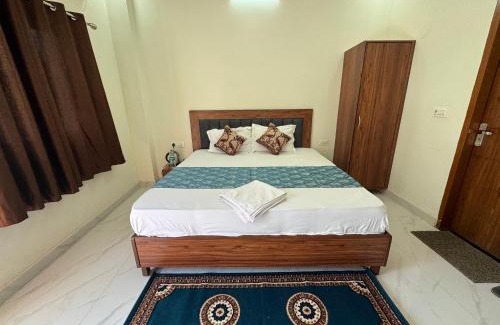 Vrindavan Hotel | Shree Hanumat Kripa Dham