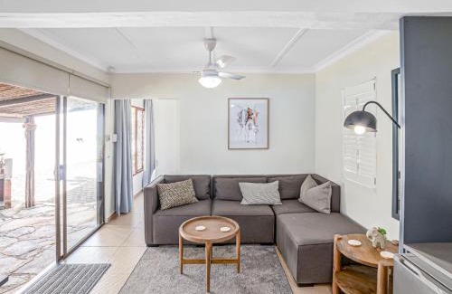 Umhlali Beach Apartamento | Shrimp Lane Cottages, Saw Sea Chalet