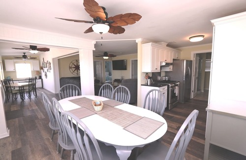 Mexico Beach Casa | Shuckers & Beaches! In Beautiful Mexico Beach, FL