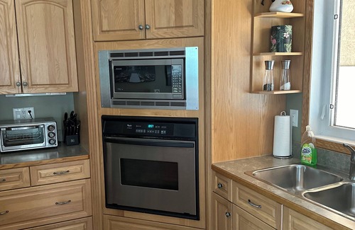 Nordegg Casa | Shunda Creek Place is 5 star VBRO mountain retreat.