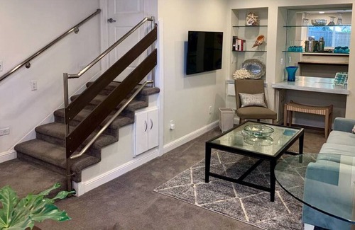 Carmichael Condominio | Shurwin 3 · Carmichael Sacramento: Garden Suite!