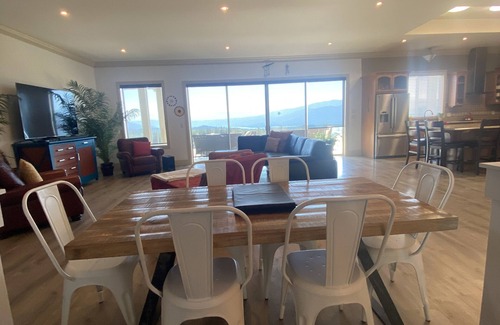 Celista Casa | ❤️Shuswap lake getaway❤️ ❤️( pets welcome)❤️