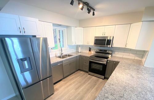 Blind Bay Casa | Shuswap Semi-lakefront Sleeps 15 3 Private Units in Listing Dock Buoy