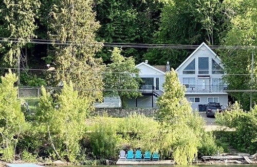 Blind Bay Casa | Shuswap Views Semi-Lakefront A-Frame Sleeps 4 King Bed Bunks Beach
