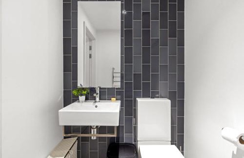 Docklands Villa | ShyVilla