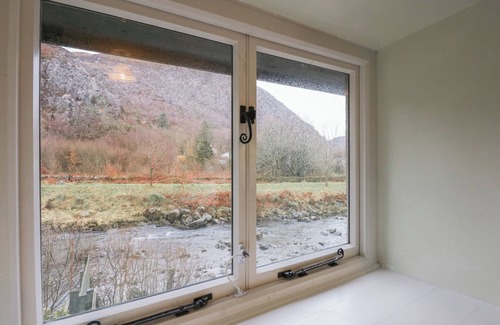 Beddgelert Casa | SI-YR-AFON, pet friendly, character holiday cottage in Beddgelert