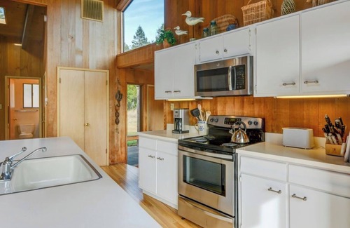 Sea Ranch Casa | Sibley | Beautiful Ocean Views & Hot Tub!