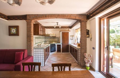 Aci Catena Apartamento | Sicilian Family Home Suite