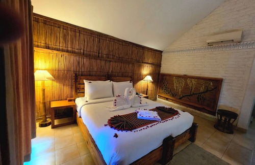Meghauli Hotel | Sarang Wildlife Sanctuary
