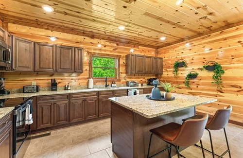 Caton Cabina | Side by Side Cabins - Sleeps 48 - Close to Pigeon Forge - Indoor Pools and Games