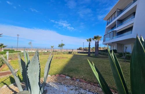 Lamharza Essahel Apartamento | Sidi Rahal Blue View, Beachfront wide seaview with pool