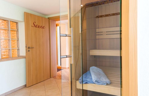 Ellscheid Casa | Siebente - Gästezimmer Gans im Grünen