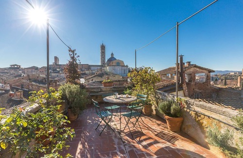 Siena City Centre Apartamento | Siena: prestigiosa vivienda con ascensor, azotea y terraza panorámica.