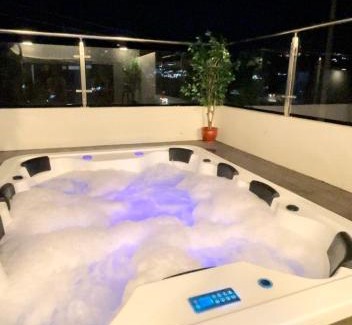 Binangonan Casa | Sierra Bay View Jacuzzi Overlooking Roofdeck