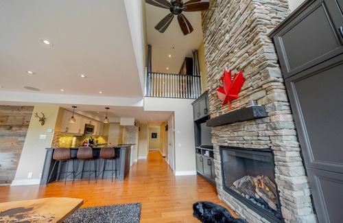The Blue Mountains Hotel | Sierra Lane Condos