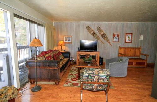 Mammoth Lakes Casa | Sierra Park Villas #16