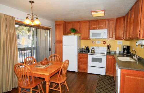 Mammoth Lakes Casa | Sierra Park Villas #29