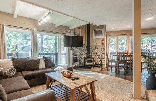 Mammoth Lakes Casa | Sierra Park Villas #76, Updated 1 Bedroom + 2 Lofts, 2 Bath, Sleeps 6!