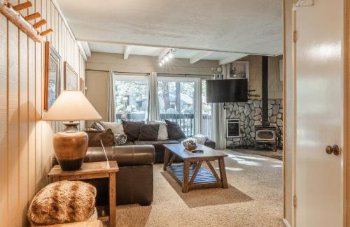 Mammoth Lakes Casa | Sierra Park Villas #76, Updated 1 Bedroom + 2 Lofts, 2 Bath, Sleeps 6!