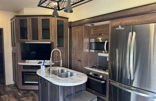 Moravia Casa | Sierra RV Inplace for rent