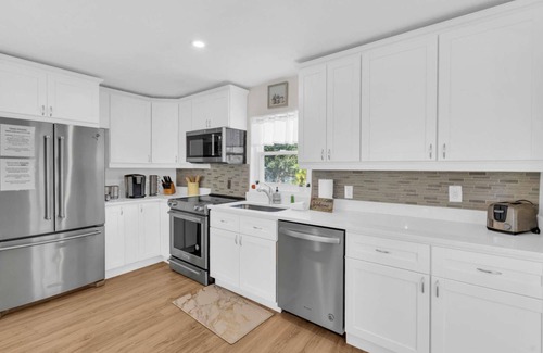 South Poinsettia Villa | Siesta Key Palm Paradise with Heated Saltwater Pool