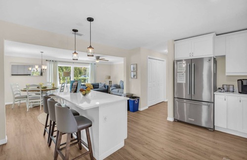 South Poinsettia Villa | Siesta Key Palm Paradise with Heated Saltwater Pool
