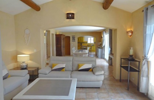 Eyragues Casa | Siflora by Interhome