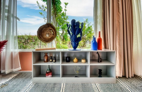 Swiss City Villa | Signature-Villa-De Lujo-Baño para personas con movilidad reducida-Vista al Ja...