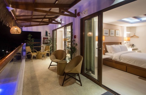 Manoc-Manoc Hotel | Signature Boracay Blue